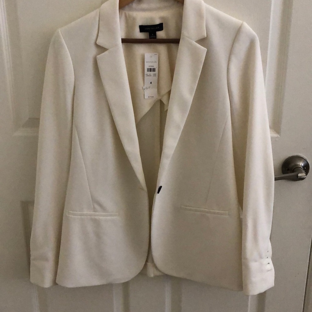 Ann Taylor Blazer  white size 4